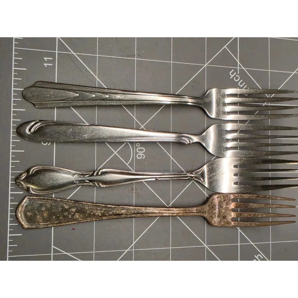 Vintage Mixed Stainless Steel Dinner Forks Lot Oneida Ekco Japan USA 4pc Set